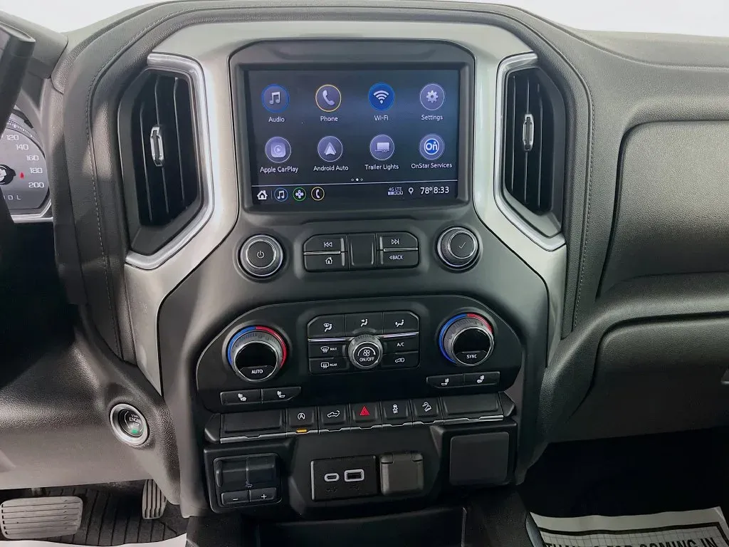 Chevrolet Silverado photo 20