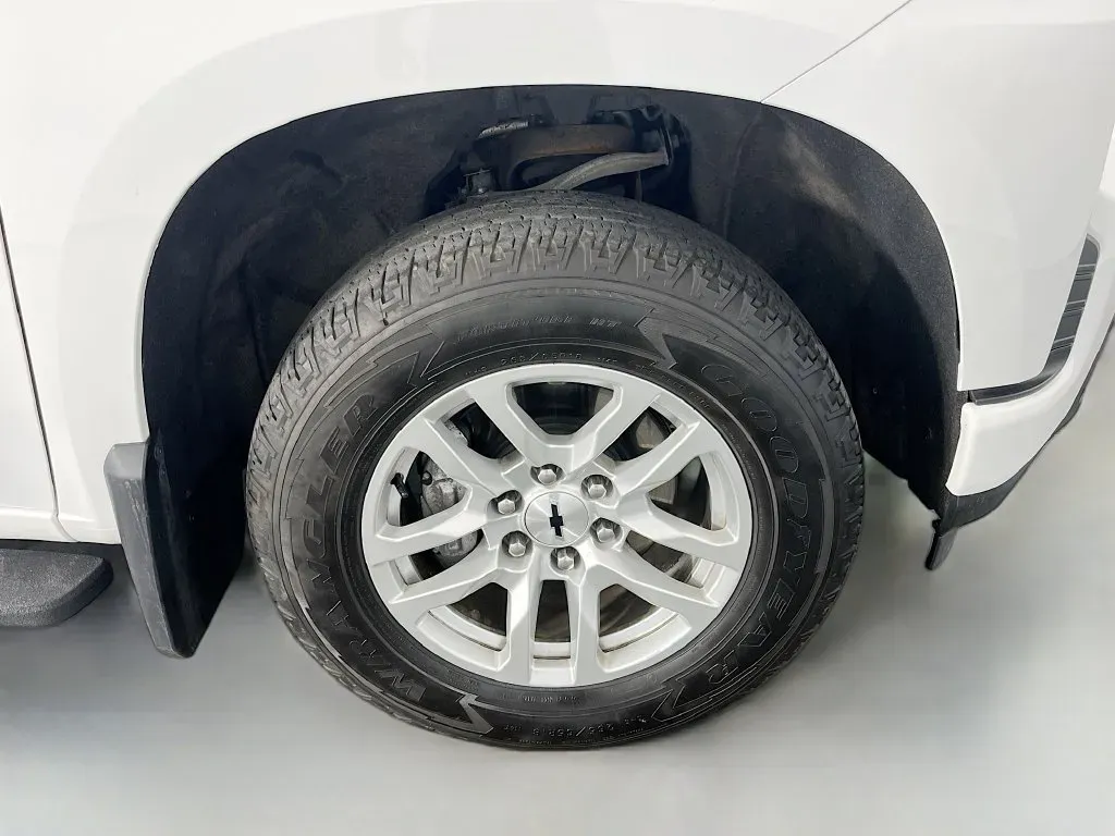 Chevrolet Silverado photo 34