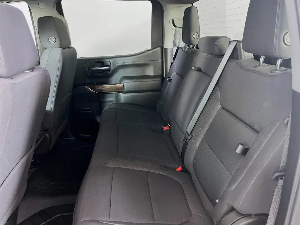 Chevrolet Silverado photo 27
