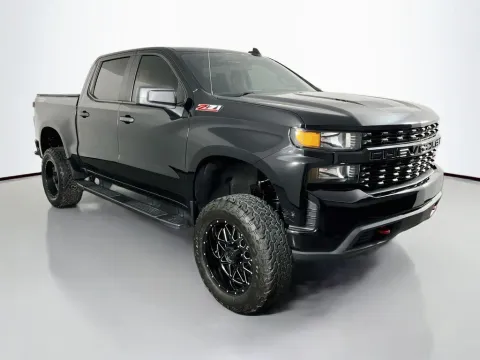 Another view of 2021 Chevrolet Silverado 1500 Custom Trail Boss for sale in St. Charles, MO at Clement Supercenter