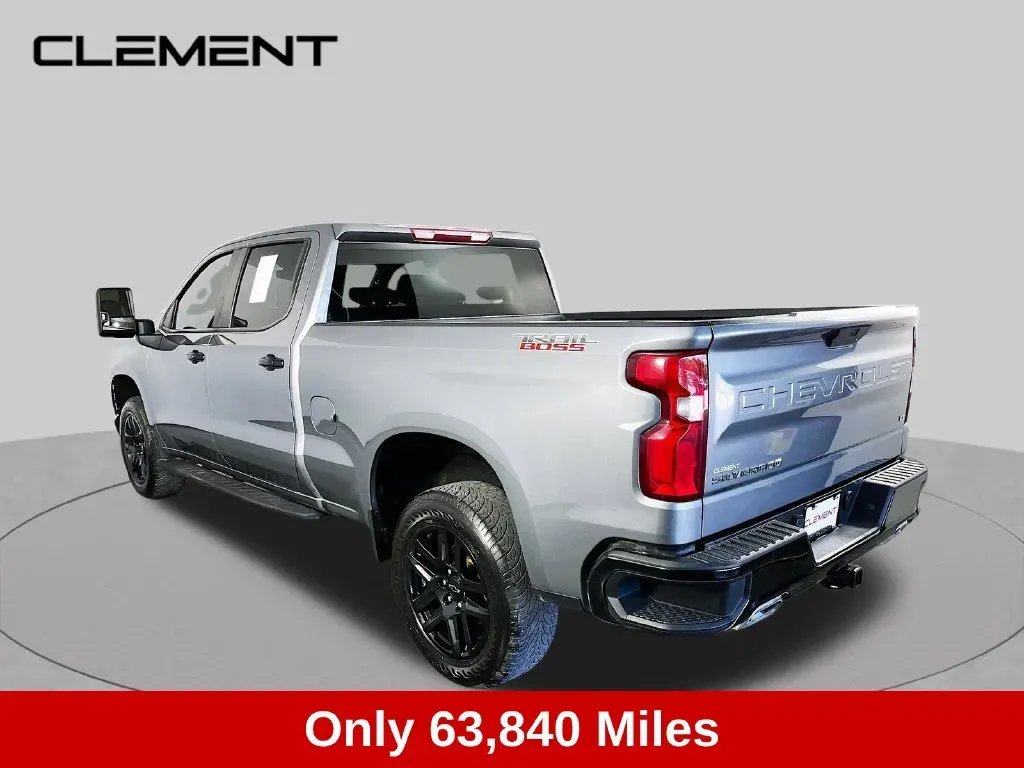 Chevrolet Silverado photo 8