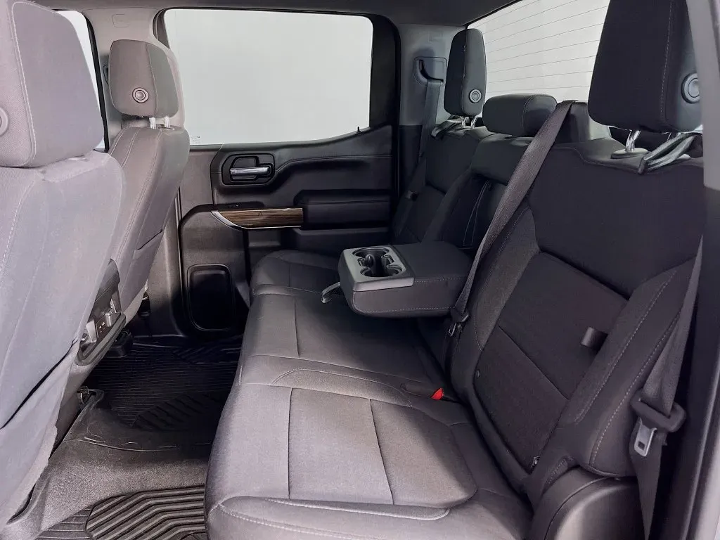 Chevrolet Silverado photo 27