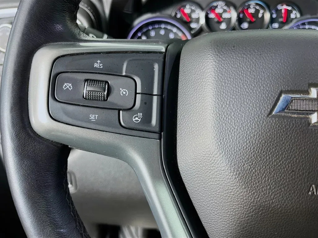 Chevrolet Silverado photo 14