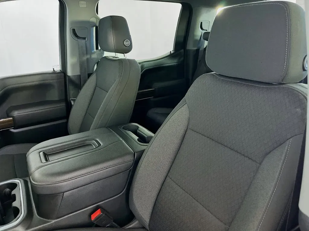Chevrolet Silverado photo 25