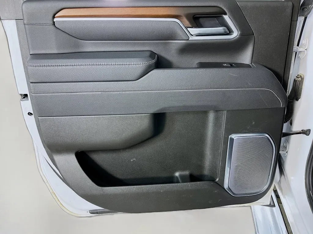 GMC Sierra photo 28