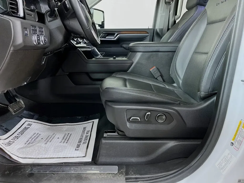 GMC Sierra photo 26