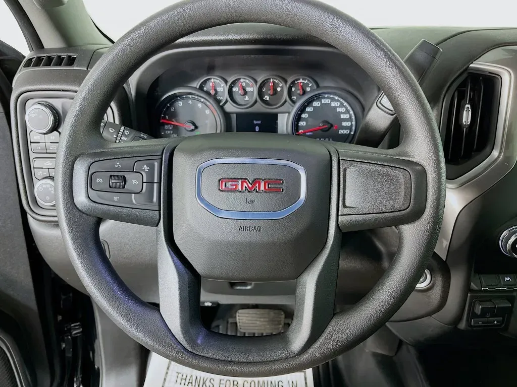GMC Sierra photo 13