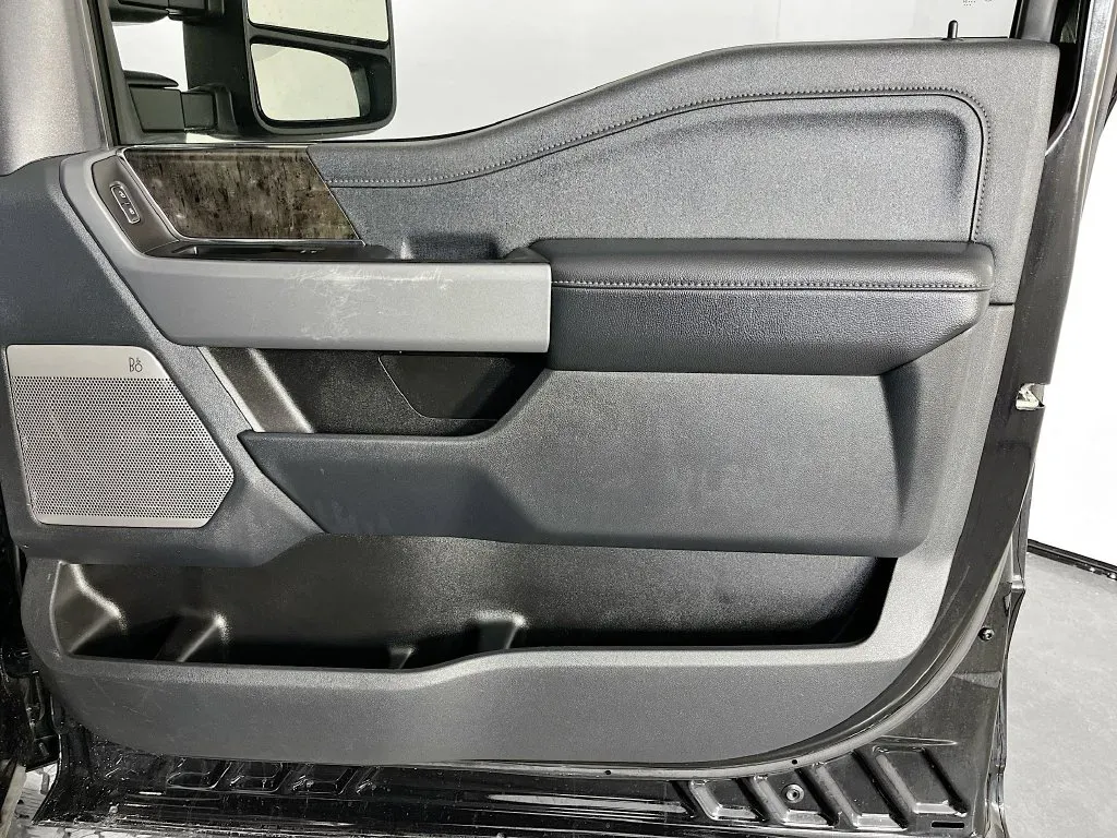 Ford F-250SD photo 39