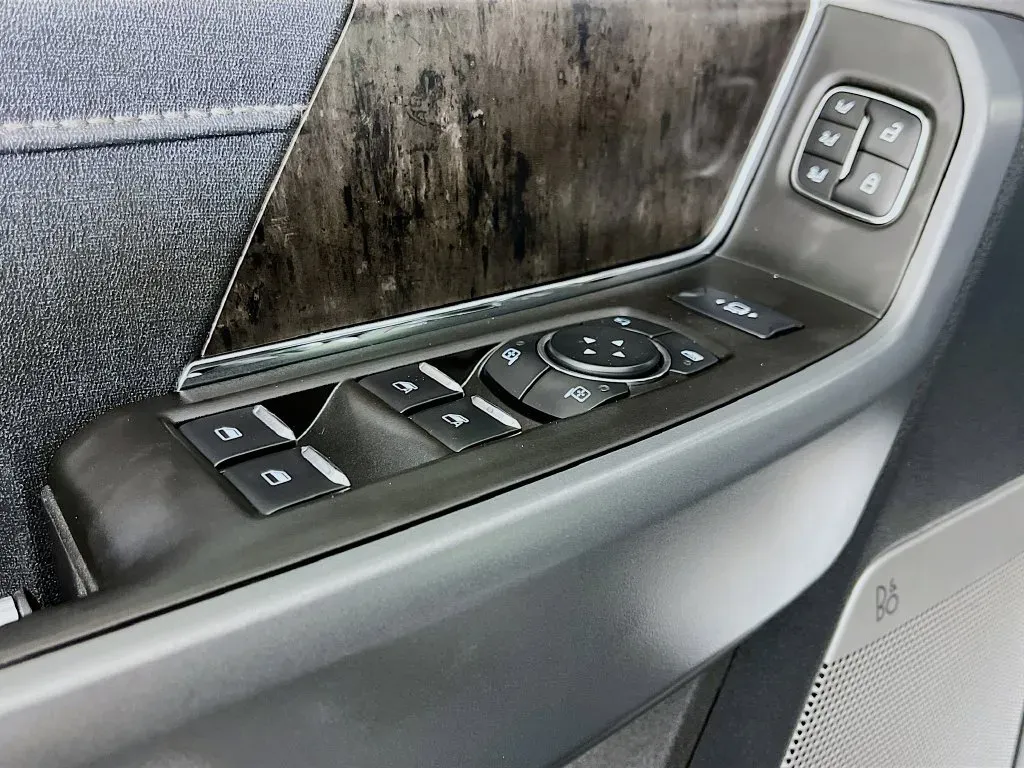 Ford F-250SD photo 27