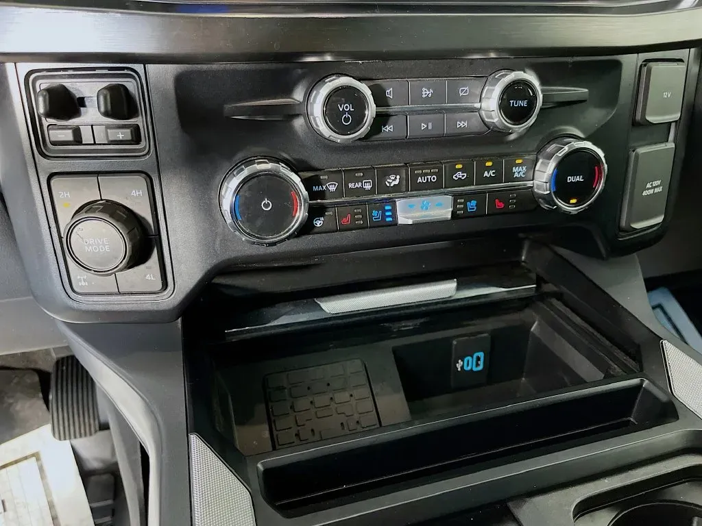 Ford F-250SD photo 22
