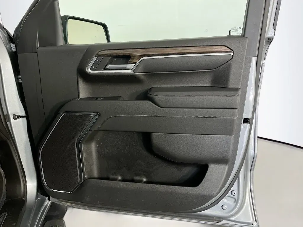 Chevrolet Silverado photo 34