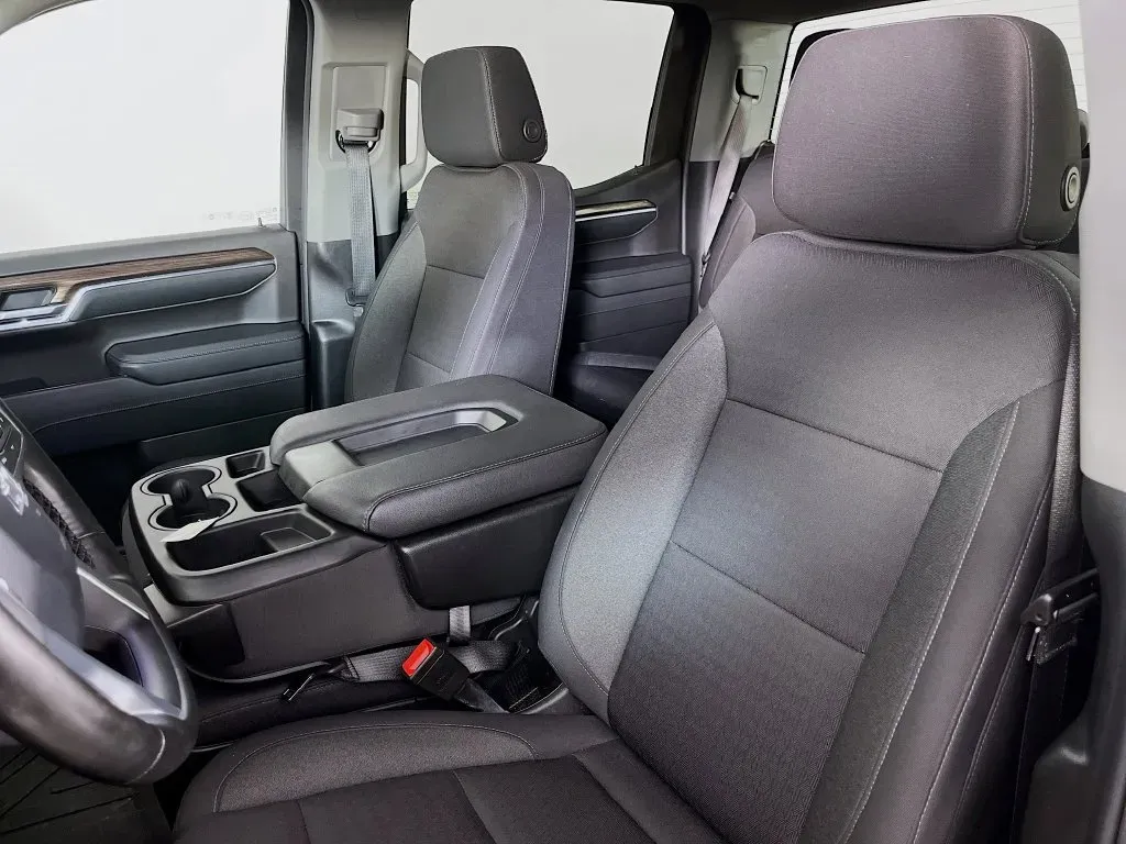 Chevrolet Silverado photo 26