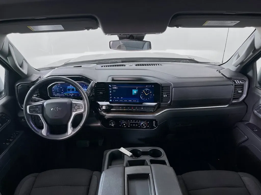 Chevrolet Silverado photo 10