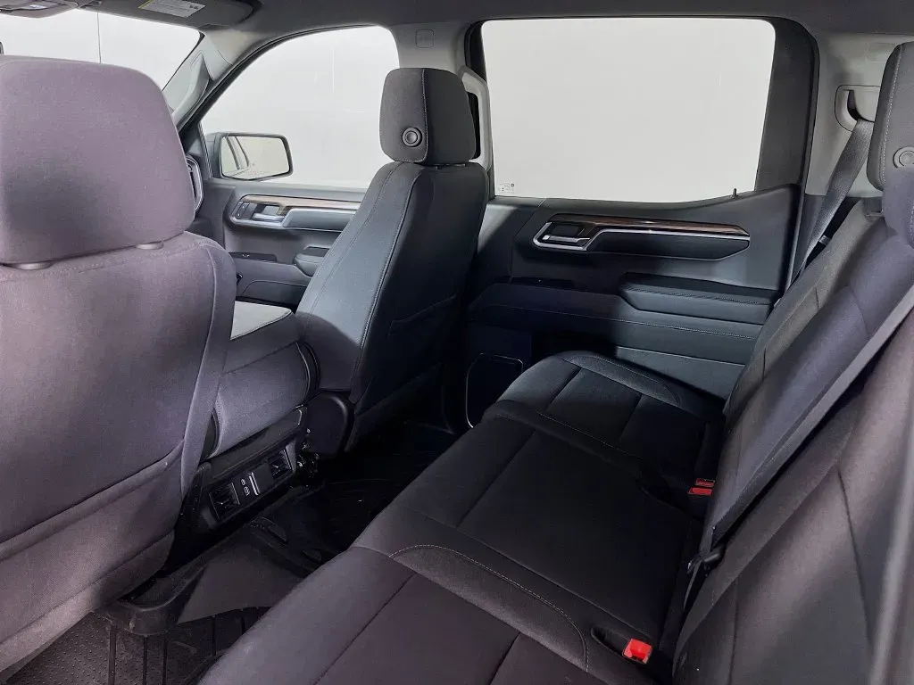 Chevrolet Silverado photo 29