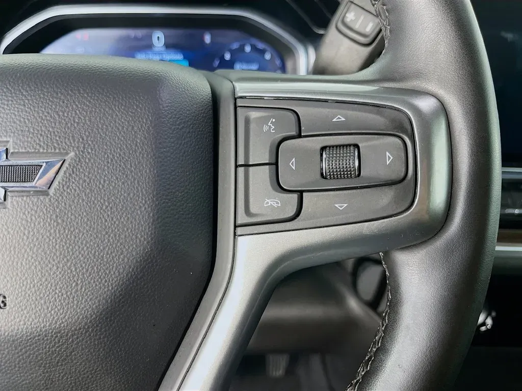 Chevrolet Silverado photo 15