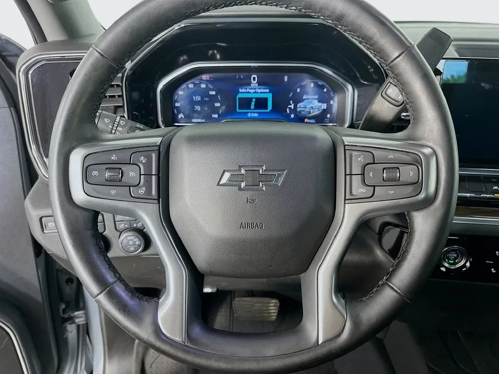 Chevrolet Silverado photo 13