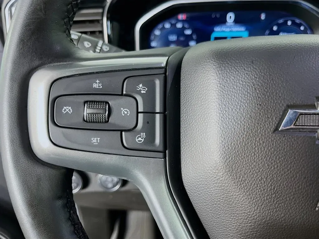 Chevrolet Silverado photo 14