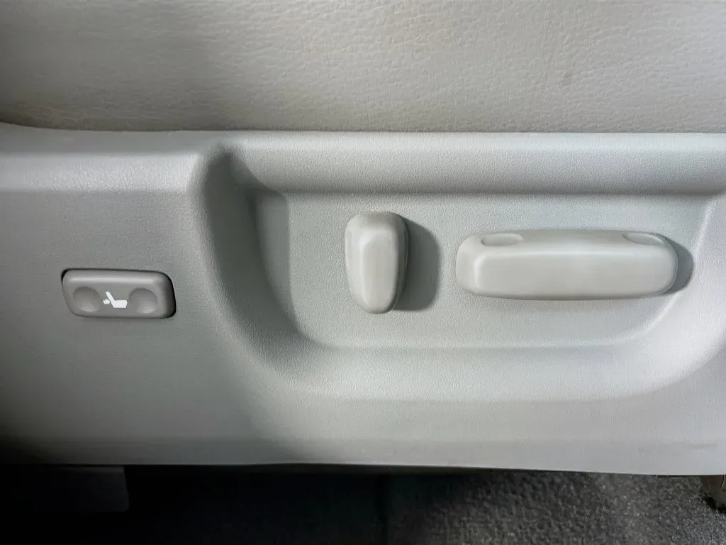 Toyota Sequoia photo 34