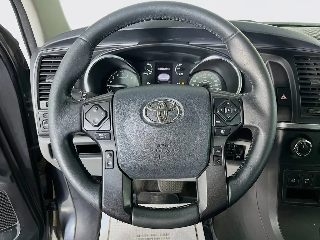 Toyota Sequoia photo 13