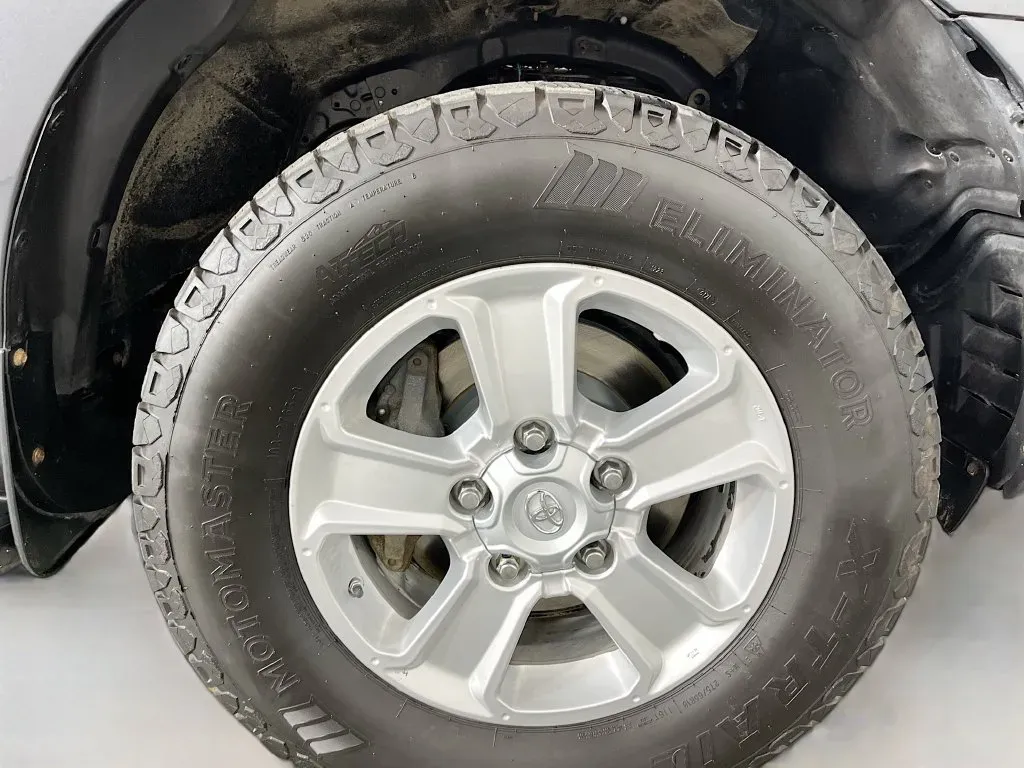 Toyota Sequoia photo 38