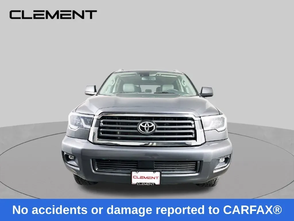 Toyota Sequoia photo 2
