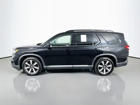 More photos of 2023 Honda Pilot Elite at Clement Supercenter, MO