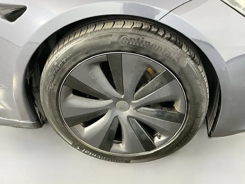 Tesla Model S photo 34