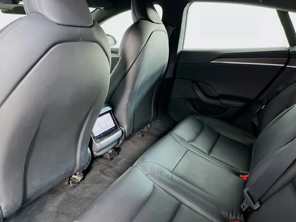 Tesla Model S photo 28