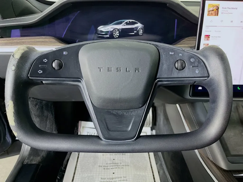 Tesla Model S photo 11