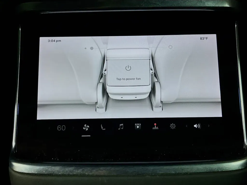 Tesla Model S photo 29