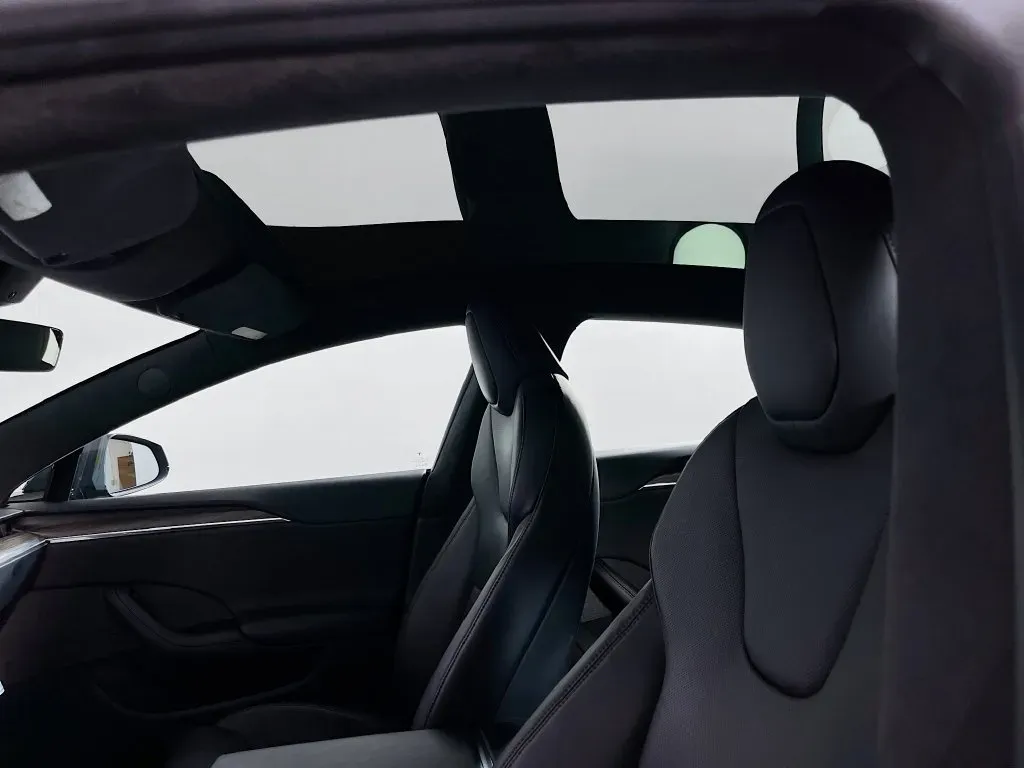 Tesla Model S photo 20