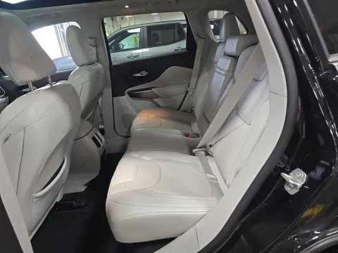 More photos of 2019 Jeep Cherokee Limited at Clement Supercenter, MO