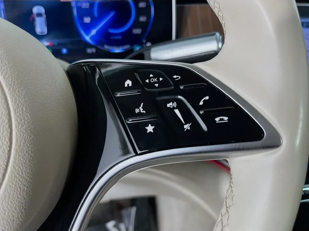 Mercedes-Benz EQS photo 15