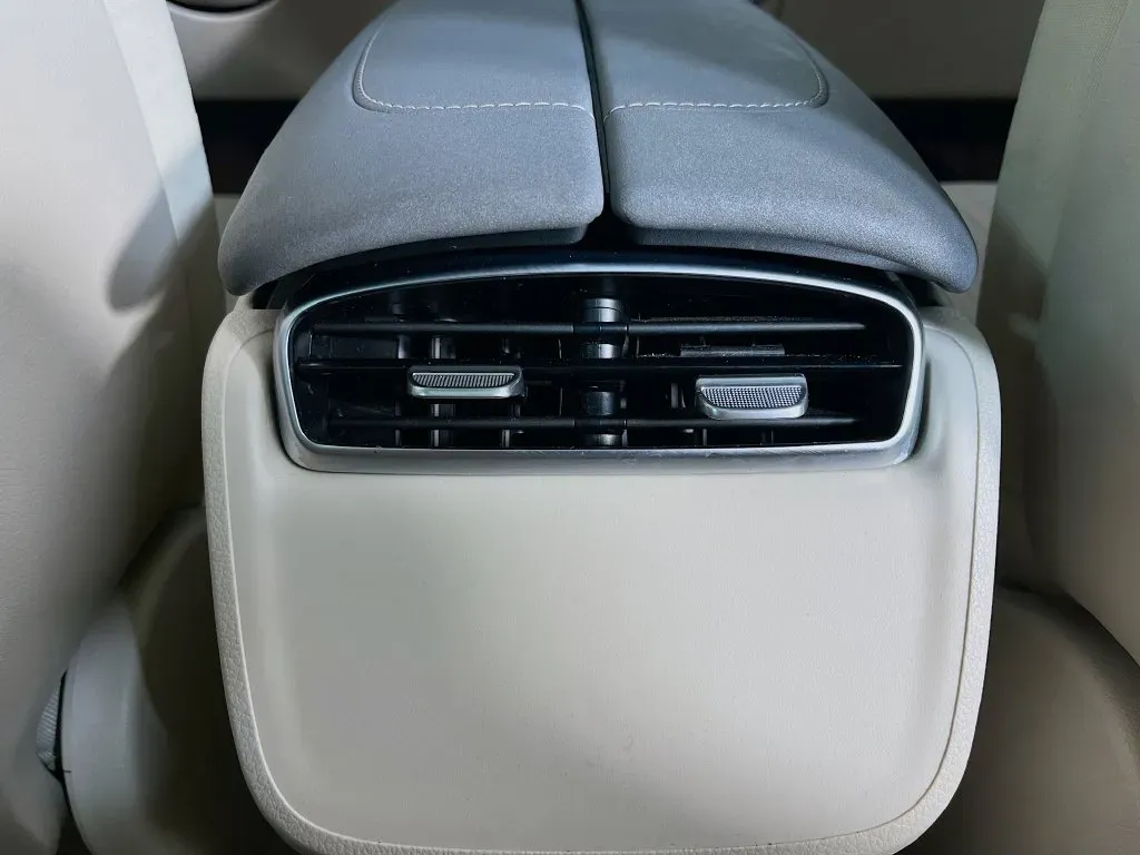 Mercedes-Benz EQS photo 32
