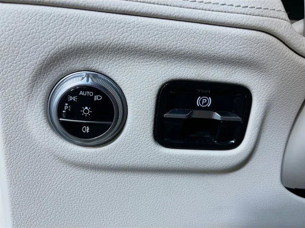 Mercedes-Benz EQS photo 11