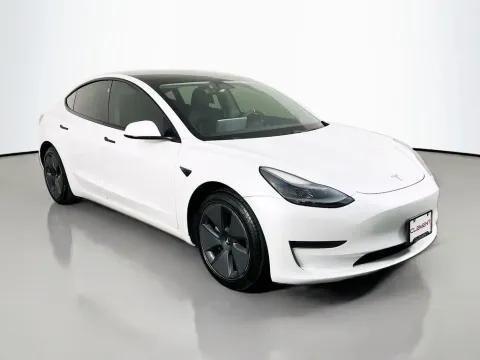More photos of 2021 Tesla Model 3 Standard Range Plus at Clement Supercenter, MO