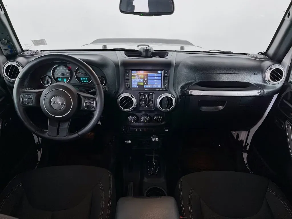 Jeep Wrangler photo 10