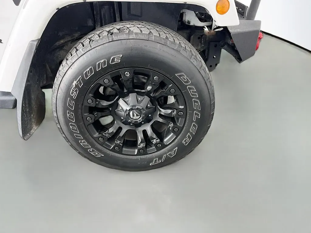 Jeep Wrangler photo 32