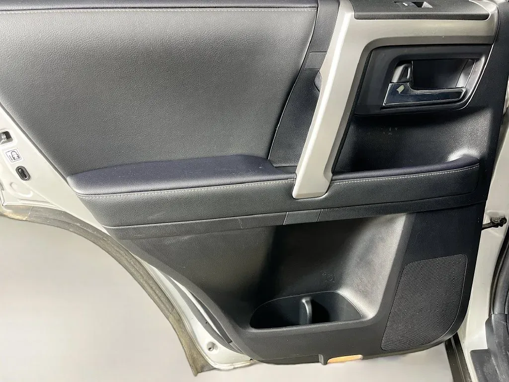 Toyota 4Runner photo 29