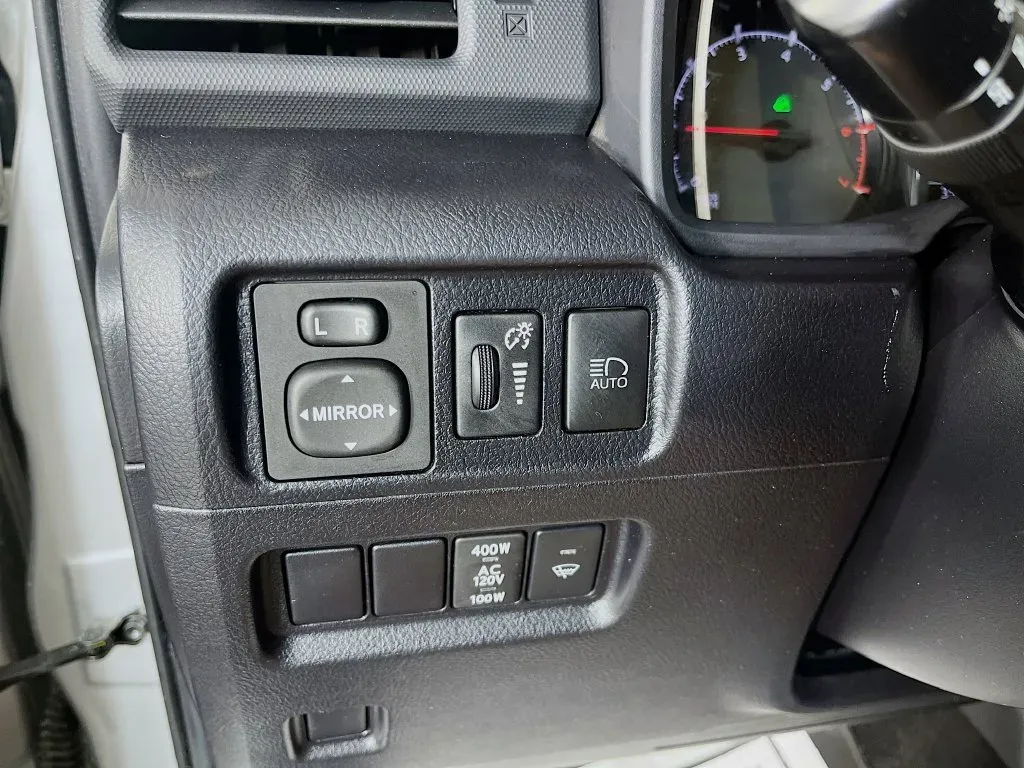 Toyota 4Runner photo 11