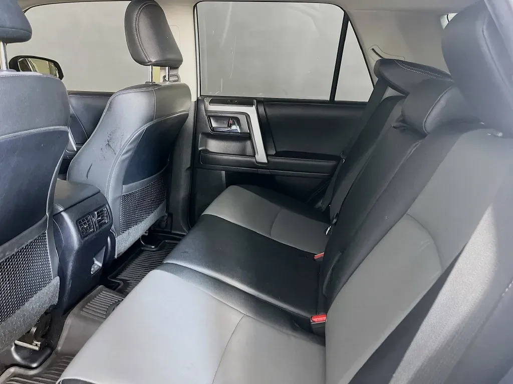 Toyota 4Runner photo 30