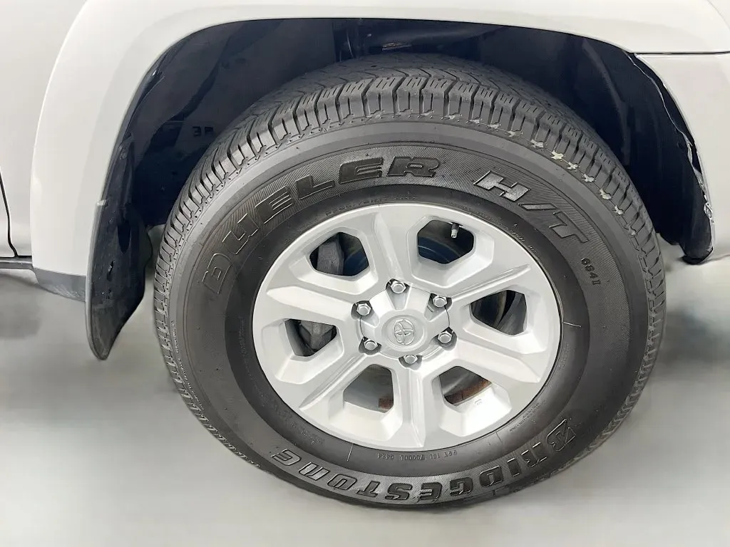 Toyota 4Runner photo 36