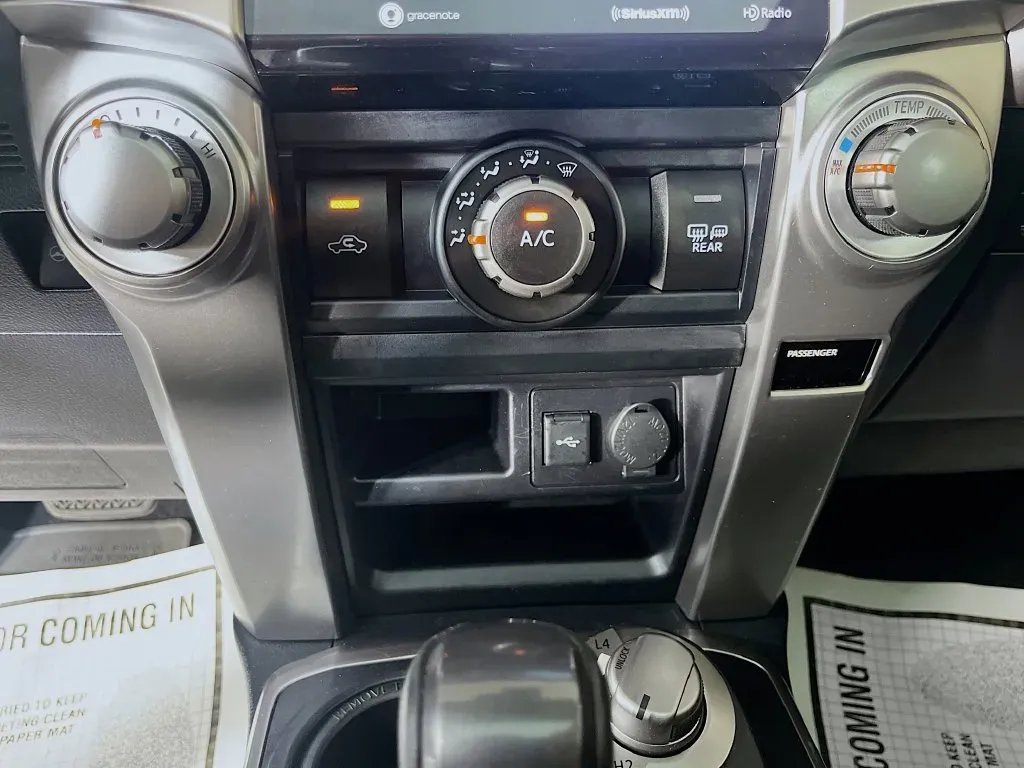 Toyota 4Runner photo 21