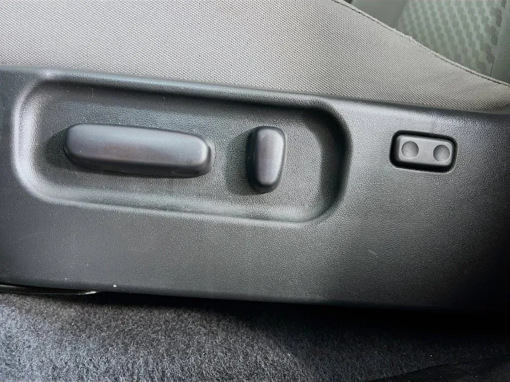 Toyota Tacoma photo 26