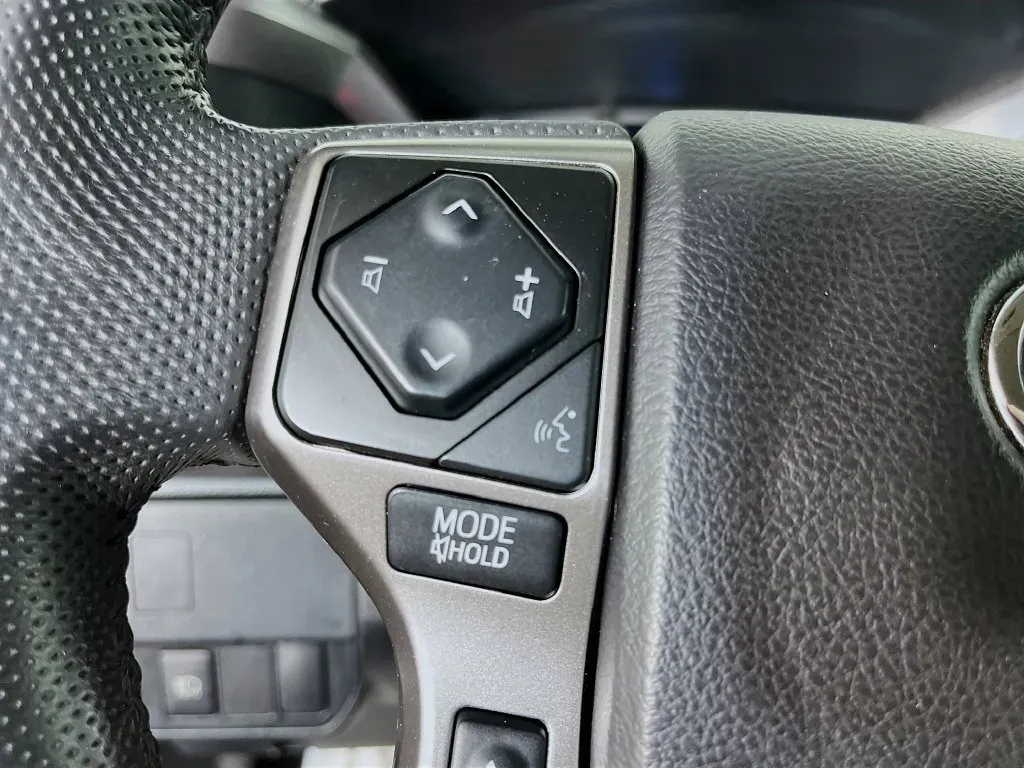 Toyota Tacoma photo 14