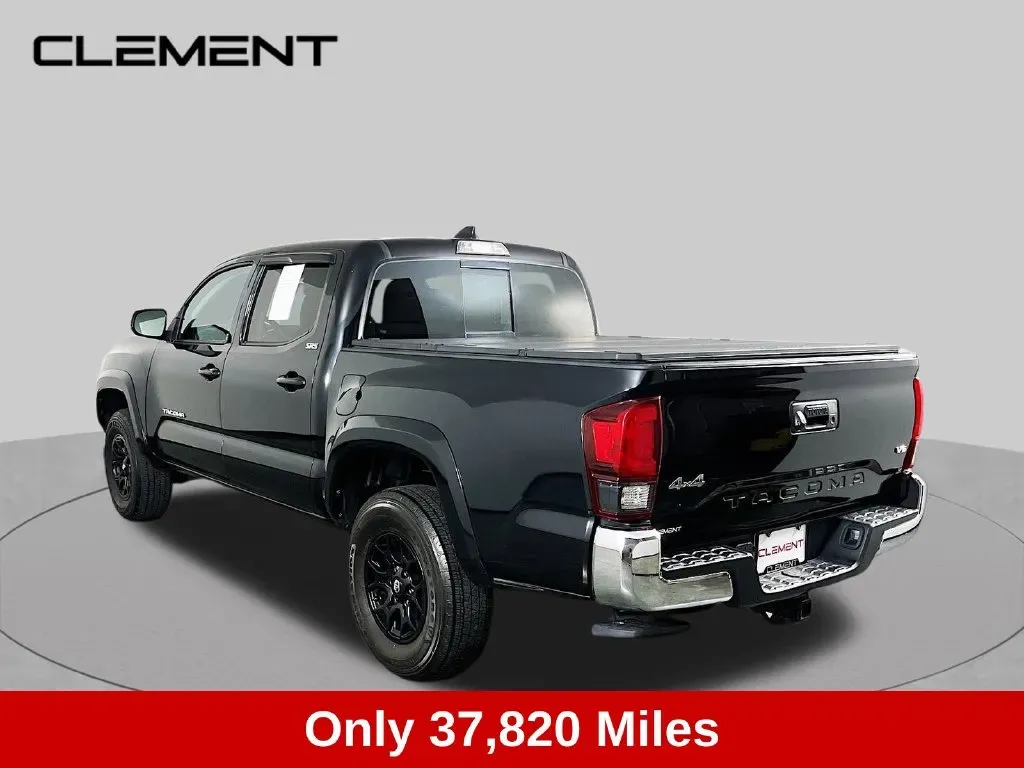 Toyota Tacoma photo 8