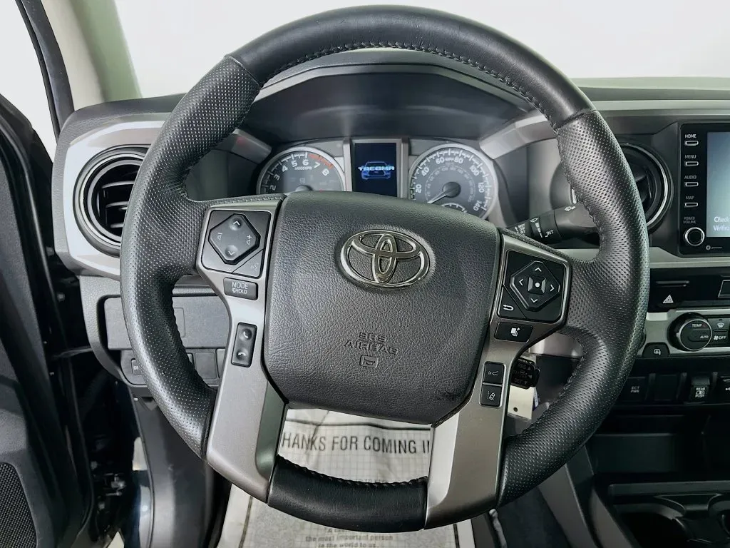 Toyota Tacoma photo 13