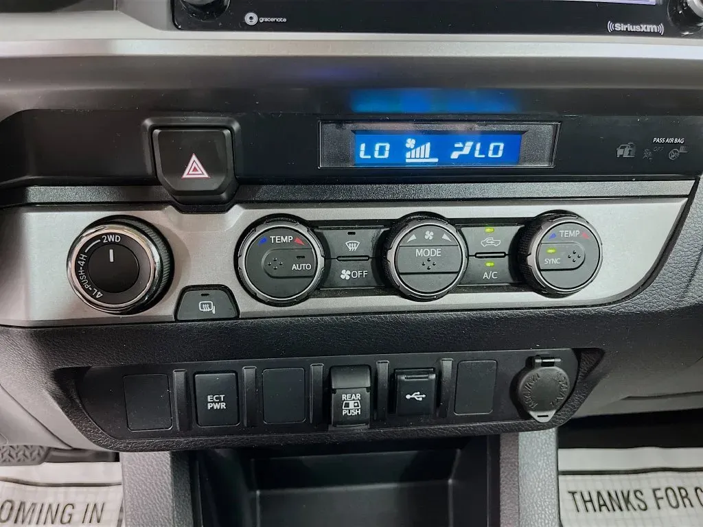 Toyota Tacoma photo 20