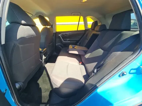 More photos of 2021 Toyota RAV4 Hybrid LE at Clement Supercenter, MO