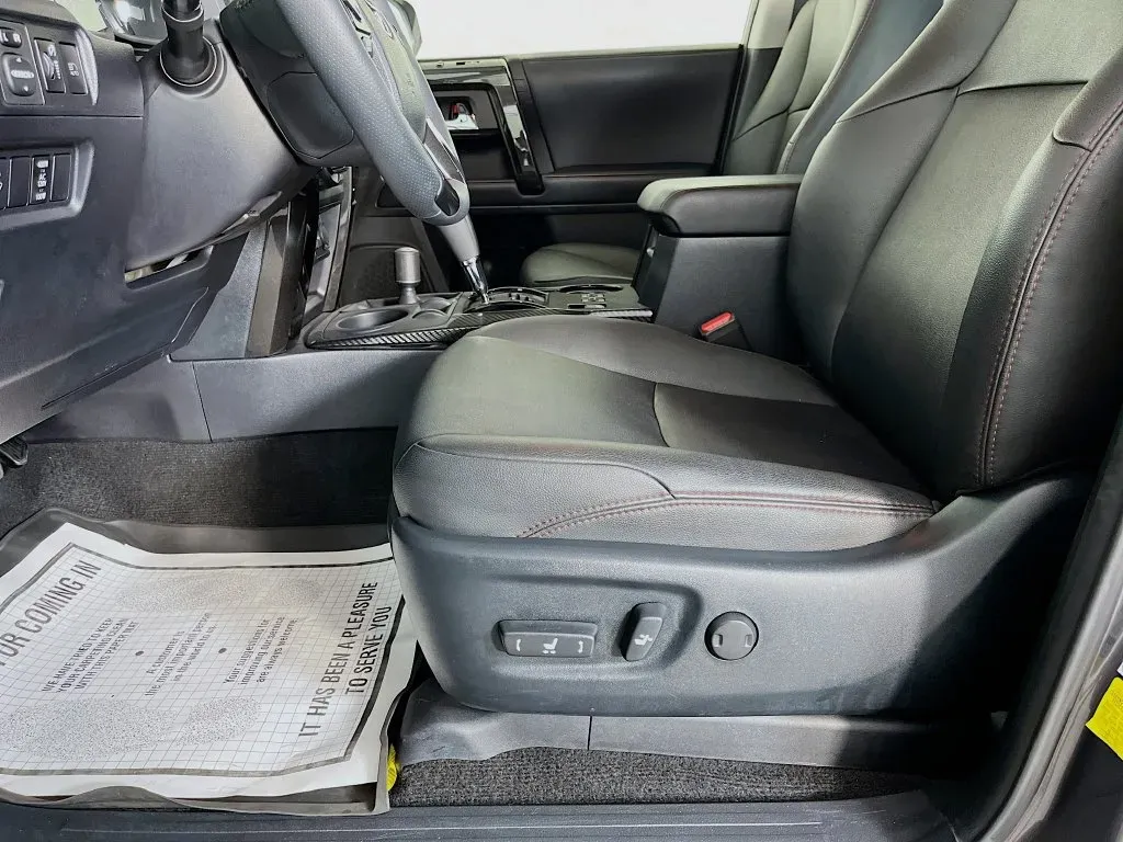 Toyota 4Runner photo 25